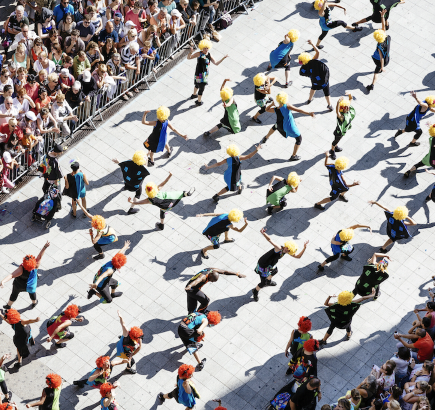 DÉFILÉ DE LA BIENNALE DE LA DANSE